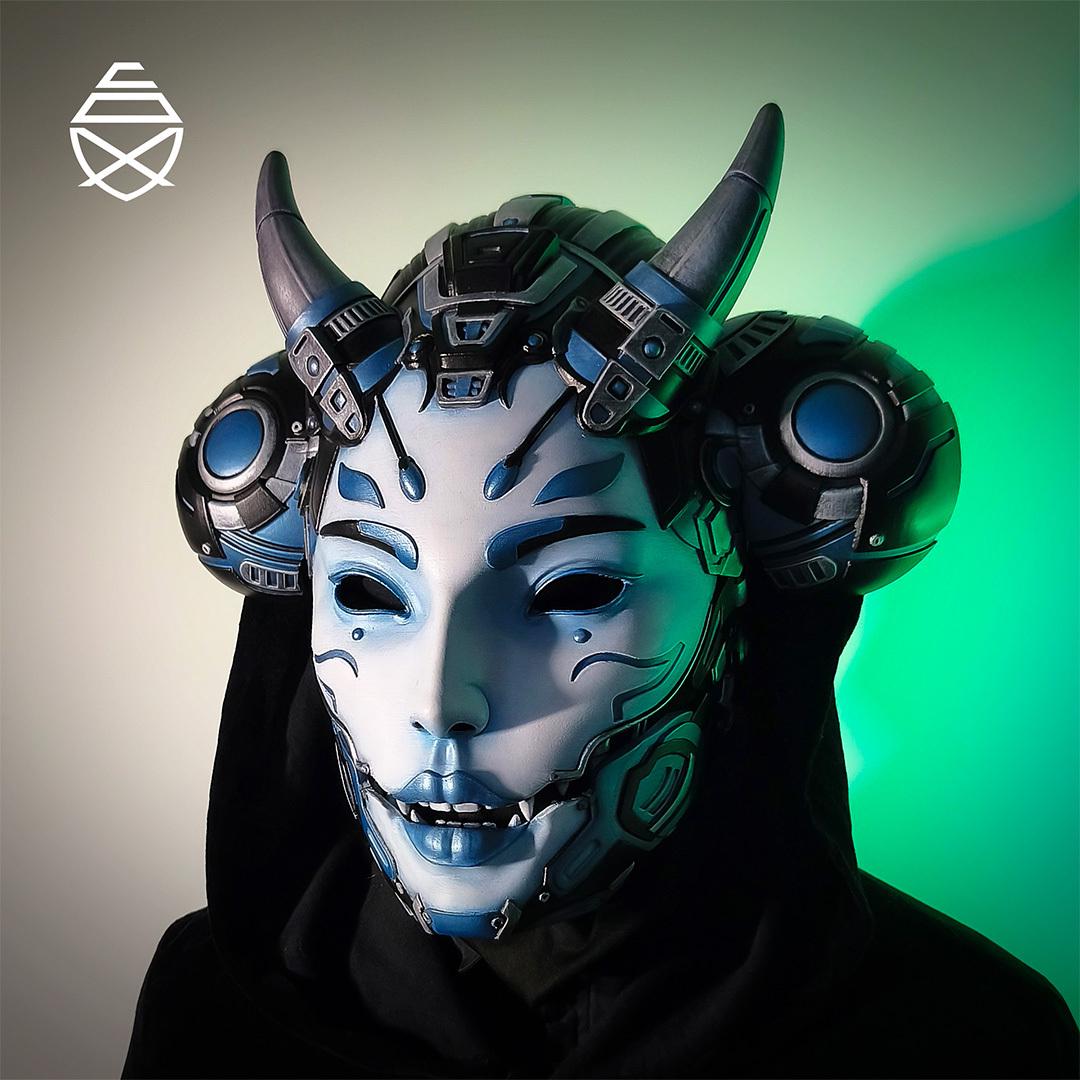 Referans görsel — TETSU Hannya Giyilebilir Maske. Wefty Design'in kendi baskısının fotoğrafı değildir.