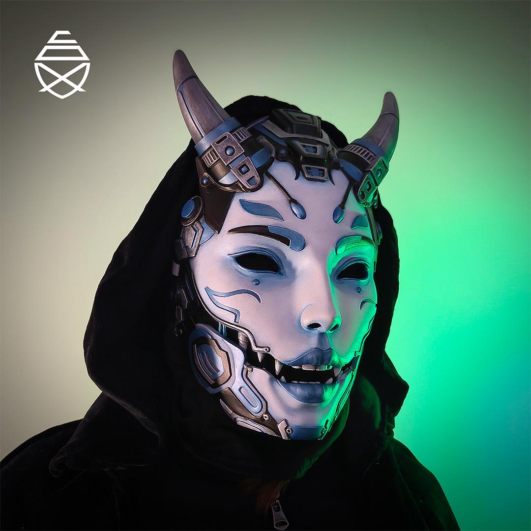 Referans görsel — TETSU Hannya Giyilebilir Maske. Wefty Design'in kendi baskısının fotoğrafı değildir.