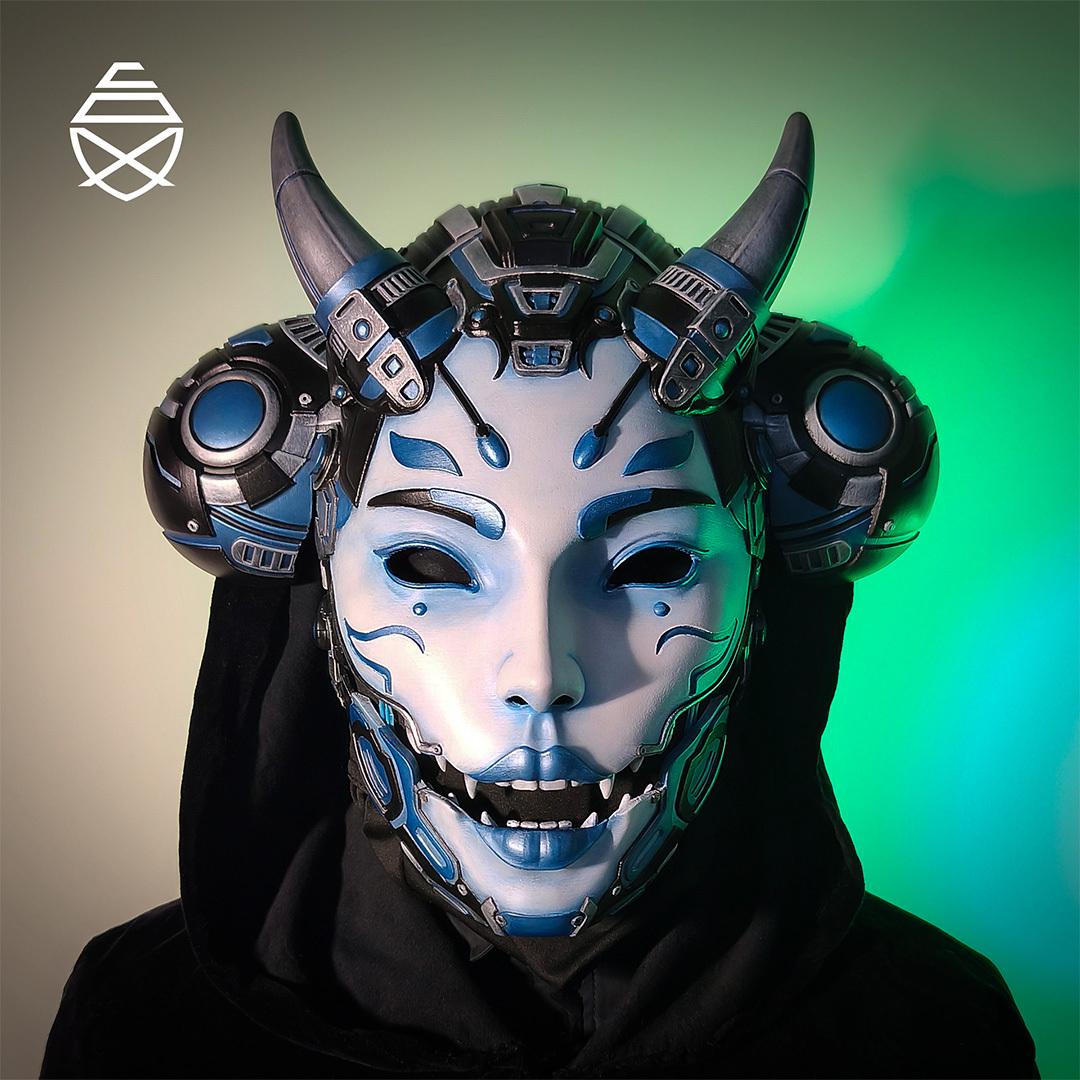 Referans görsel — TETSU Hannya Giyilebilir Maske. Wefty Design'in kendi baskısının fotoğrafı değildir.