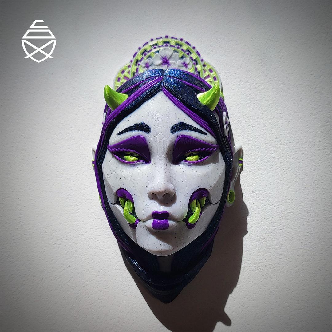 Referans görsel — Kuchisake-onna Duvar Maskesi. Wefty Design'in kendi baskısının fotoğrafı değildir.