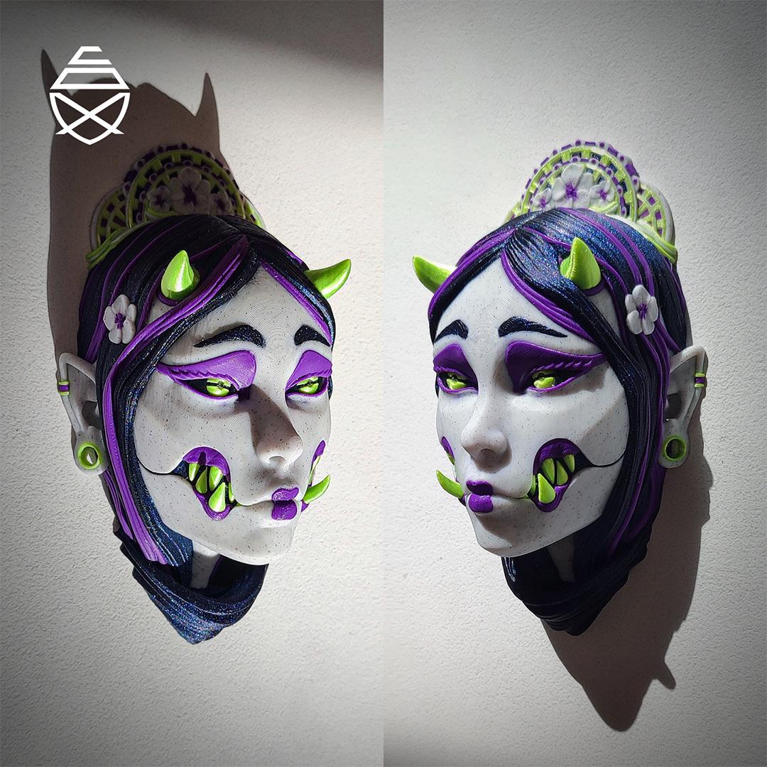 Referans görsel — Kuchisake-onna Duvar Maskesi. Wefty Design'in kendi baskısının fotoğrafı değildir.