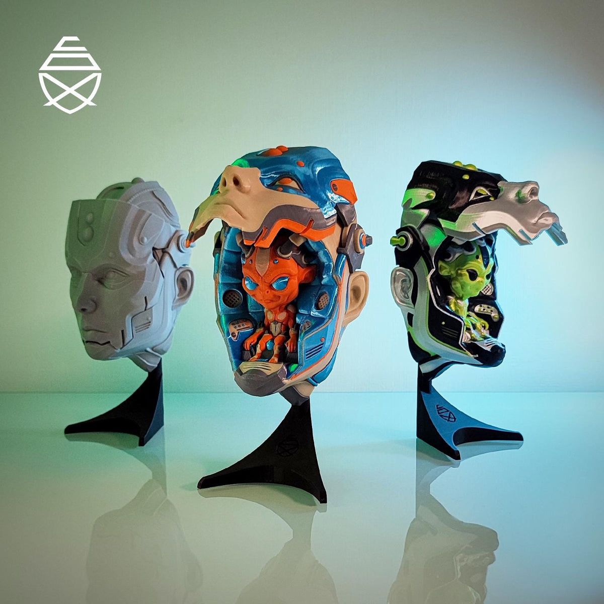 Referans görsel — Android Kafa Büstü — Açılır Yüz Plakası. Wefty Design'in kendi baskısının fotoğrafı değildir.