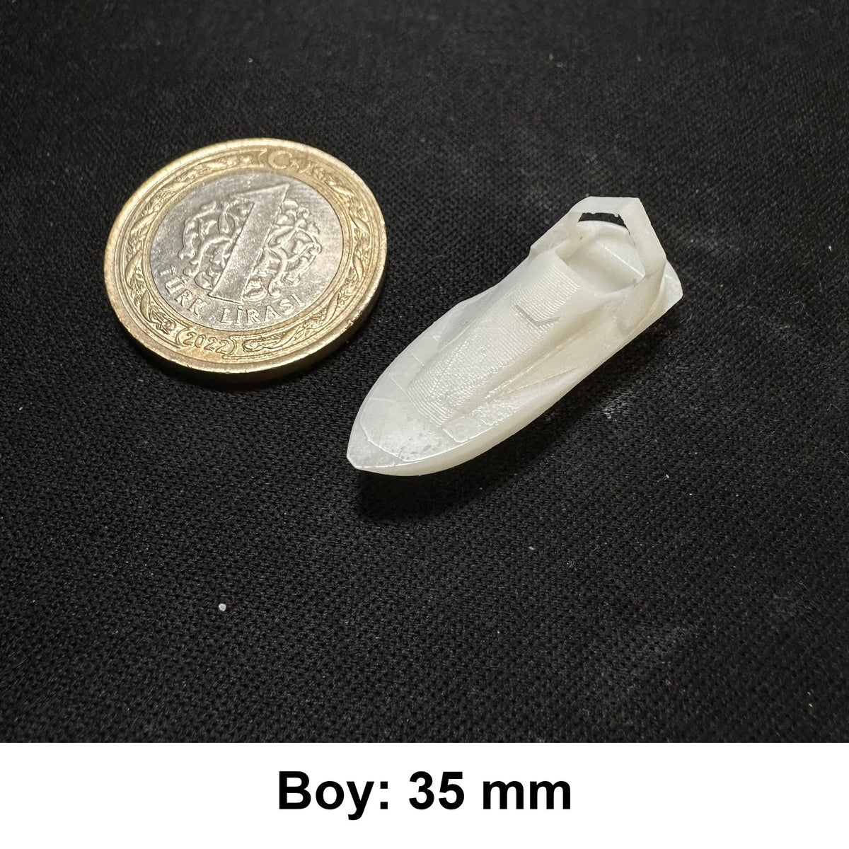 Minyatür Motorlu Tekne No.39 — Wefty baskısı, 1 TL madeni para ile ölçek karşılaştırması (Boy: 35 mm)